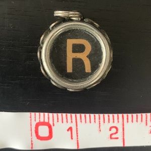 Retro antique typewriter key pendant - letter "R"